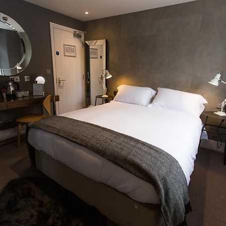 Mill Street Pub & Kitchen Bed & Breakfast Окем Екстериор снимка