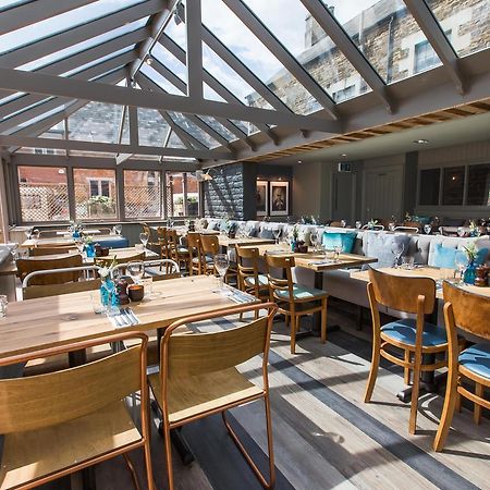 Mill Street Pub & Kitchen Bed & Breakfast Окем Екстериор снимка
