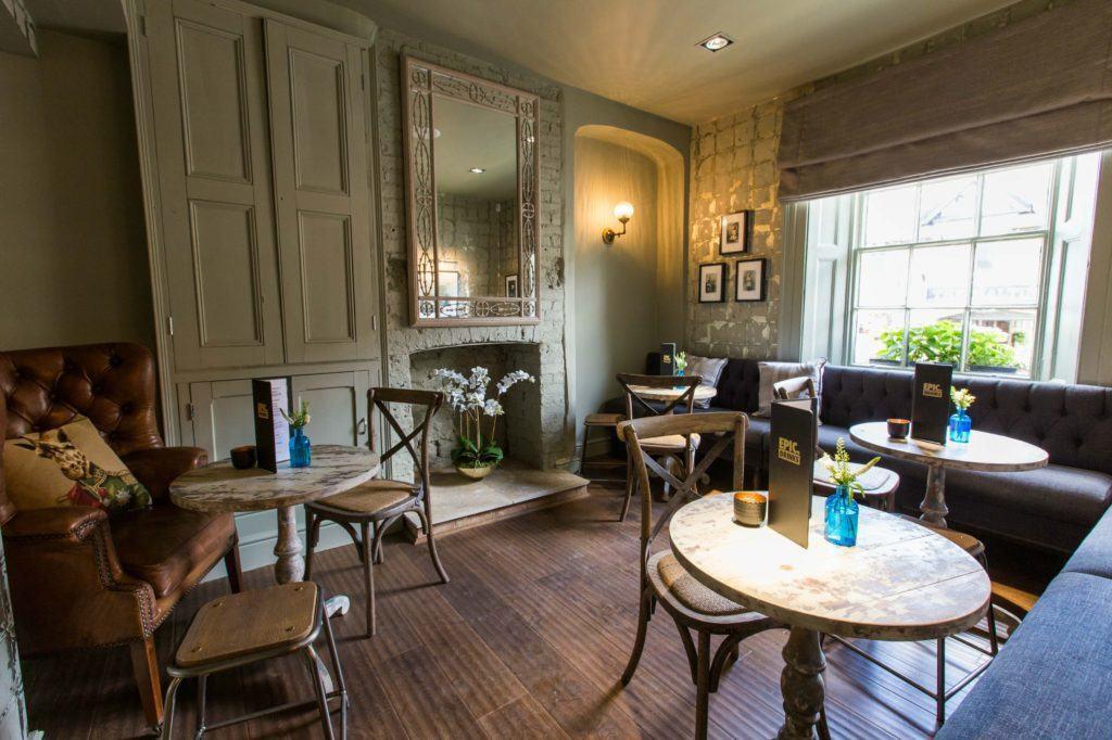 Mill Street Pub & Kitchen Bed & Breakfast Окем Екстериор снимка