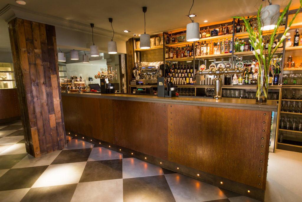 Mill Street Pub & Kitchen Bed & Breakfast Окем Екстериор снимка