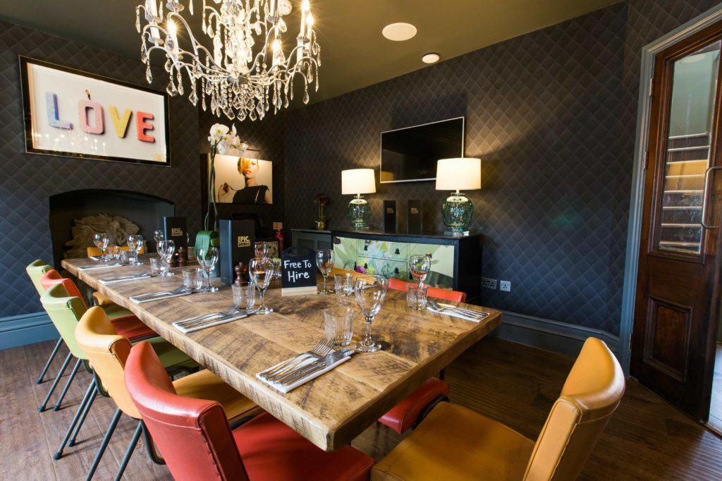 Mill Street Pub & Kitchen Bed & Breakfast Окем Екстериор снимка