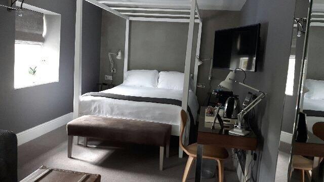 Mill Street Pub & Kitchen Bed & Breakfast Окем Екстериор снимка